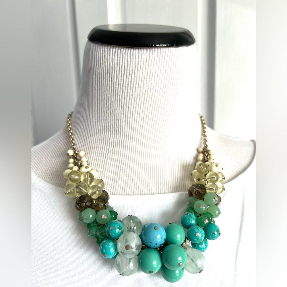 EUC lia sophia “Laguna” necklace 18-21” glass and resin beads, matte gold tone